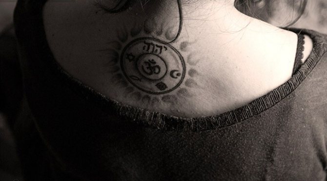 Tatuaje Om Mani Padme Hum