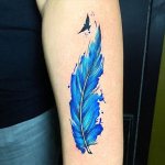 Tatouage d'une plume