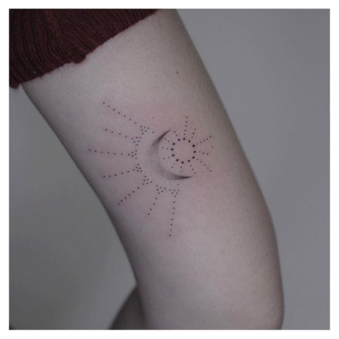 croissant de tatouage pour les filles