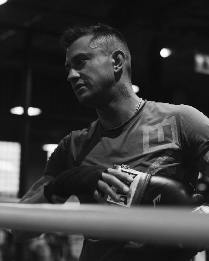 tatouage cool pour le cou