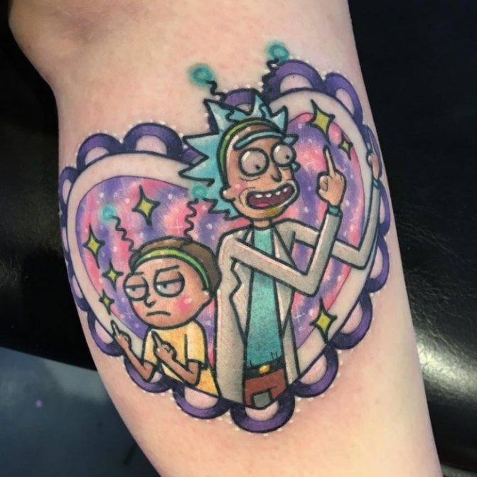 Un tatouage de Rick et Morty. Noir et blanc sur bras, jambe, main, côtes, photo