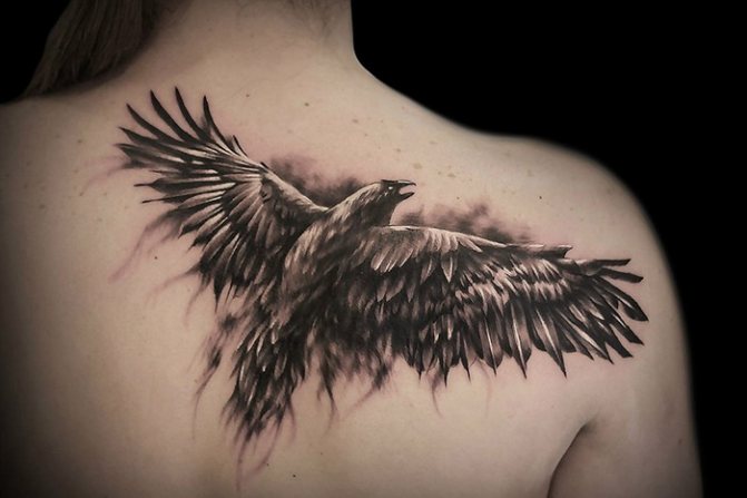 カラスのタトゥー