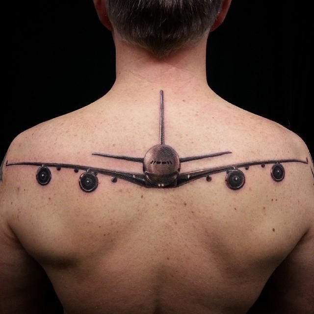 avión tatuaje