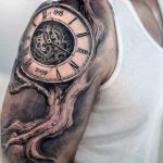 Tatouage avec une signification pour les hommes. Croquis, photos