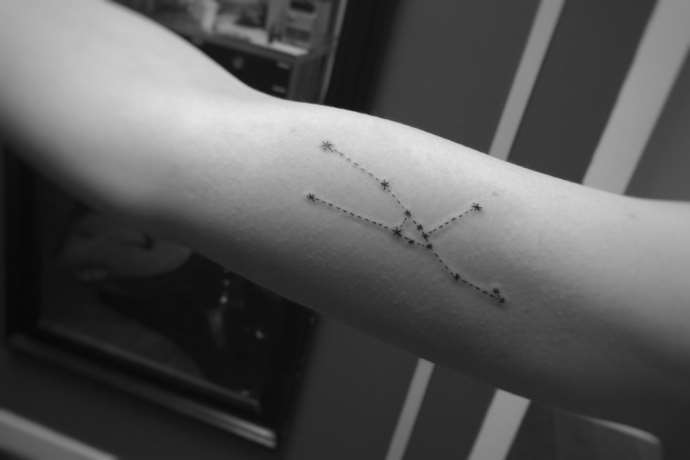 Tatuaggio della costellazione del Toro