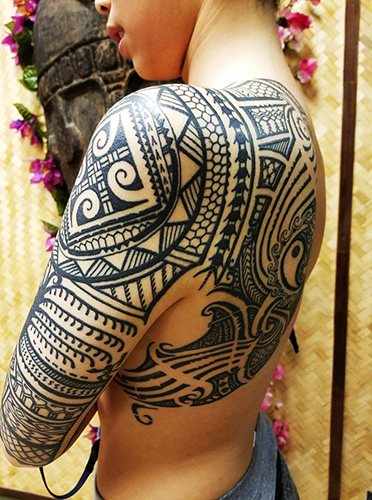 Tattoo trayball pour les filles. Signification, photos, croquis