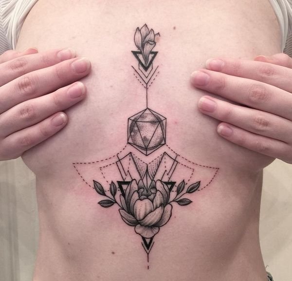 Mainwork Stil Tattoo für Mädchen, Männer. Skizzen, Fotos auf Unterarm, Arm, Hüfte