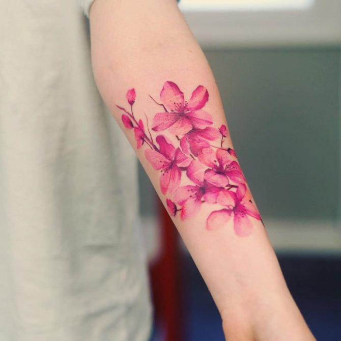 Tatouage d'une branche de cerise