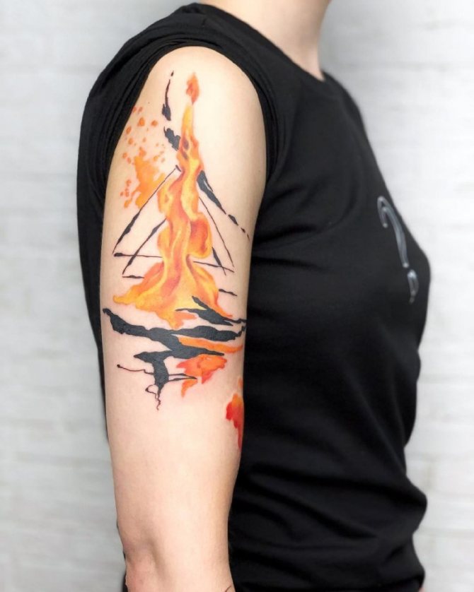 langues de feu du tatouage