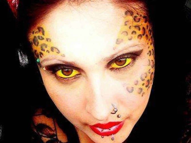 tatouage du blanc des yeux