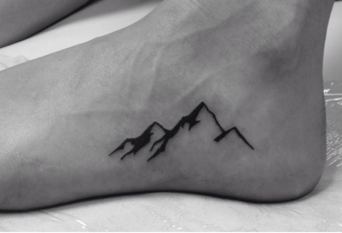 Tatouage d'une montagne