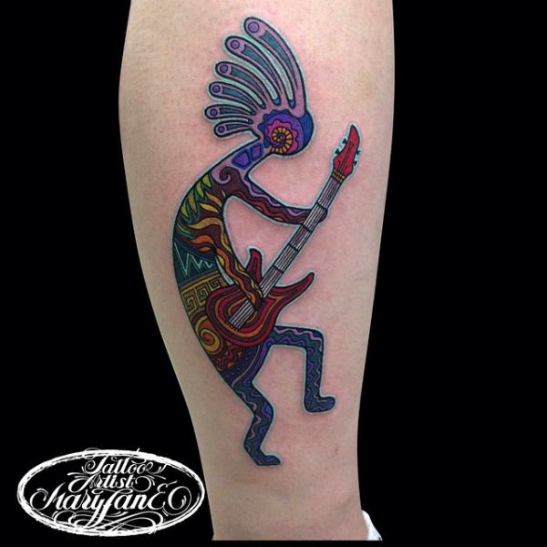 Tatouage de guitare Kokopelli