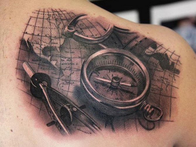Τατουάζ Πυξίδα: νόημα στα κορίτσια