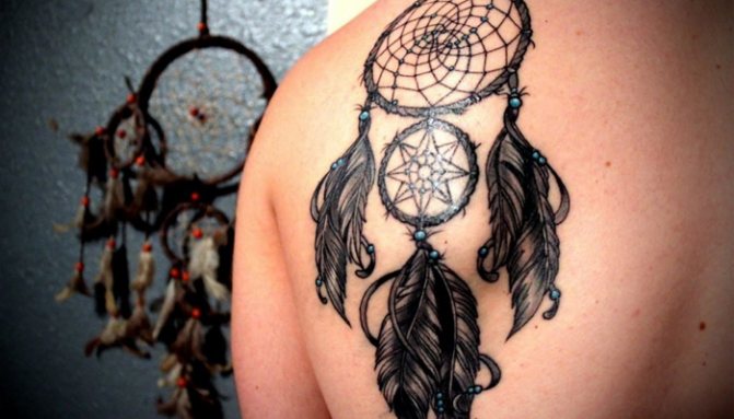 Tatouage d'un attrape-rêves