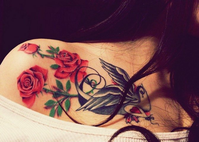 Tattoo on collarbone