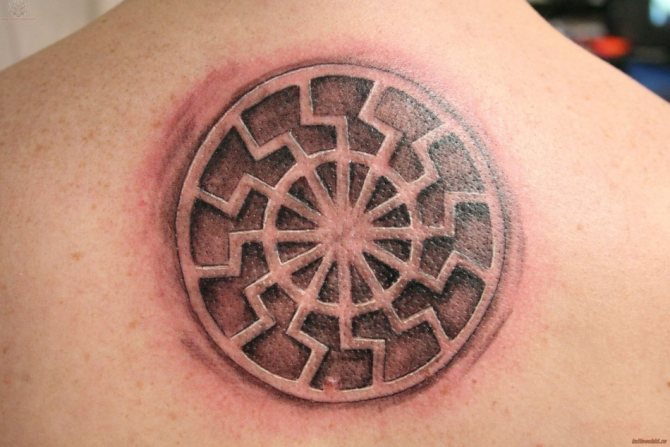 ブラックサン・エビルアイズ・タトゥー