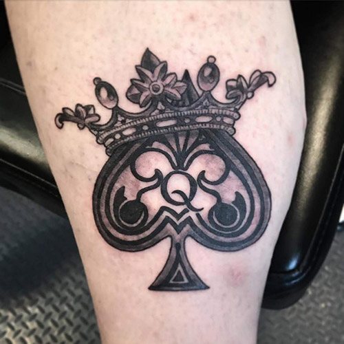 Tattoo of Spades. Signification de la combinaison de pique chez les femmes et les hommes.