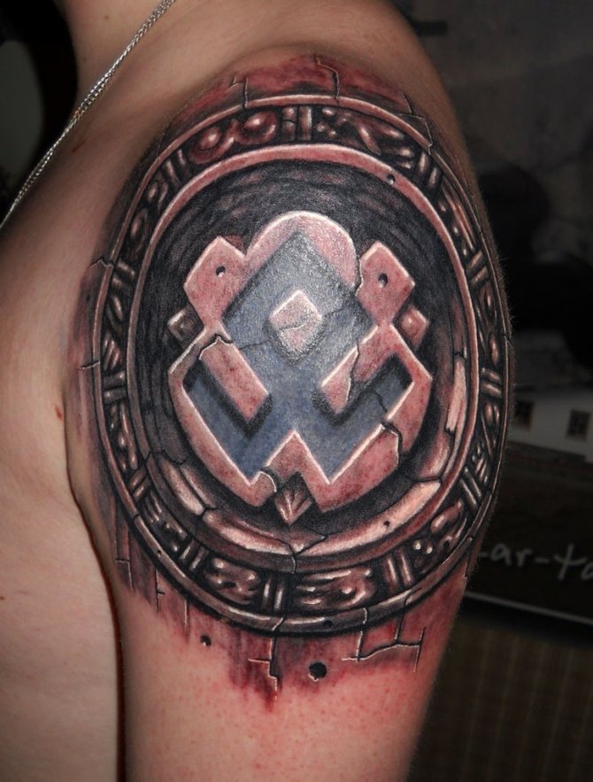 Τατουάζ Runic compass: έννοια, ανδρικά και γυναικεία σκίτσα