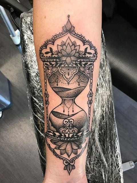 Tatuaje de reloj de arena