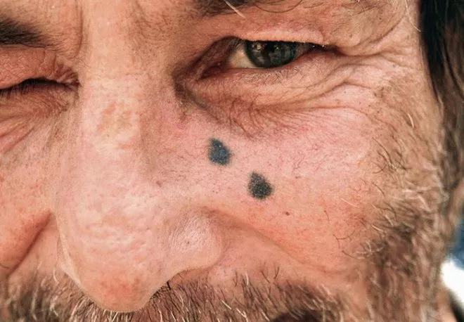 Tatouage d'une larme