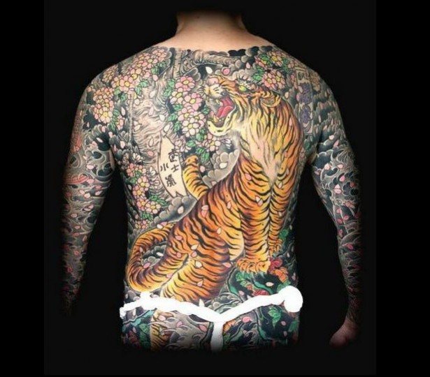 Tigre Tora, tatouage