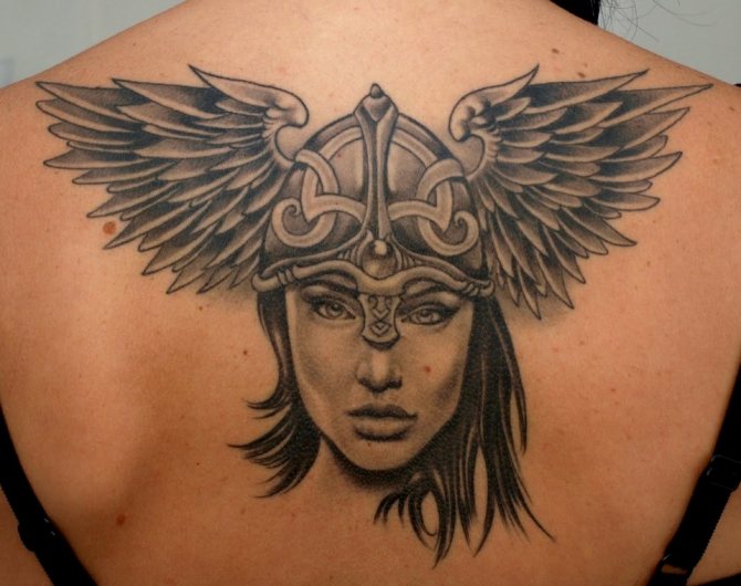 Valküüria tätoveering