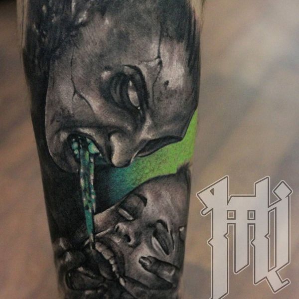 Böses Tattoo mit eigenem Motiv