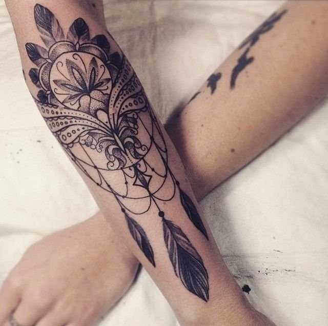 Tatouages pour filles sur le bras et leur signification. Photos, dessins, beaux, petits, inscriptions