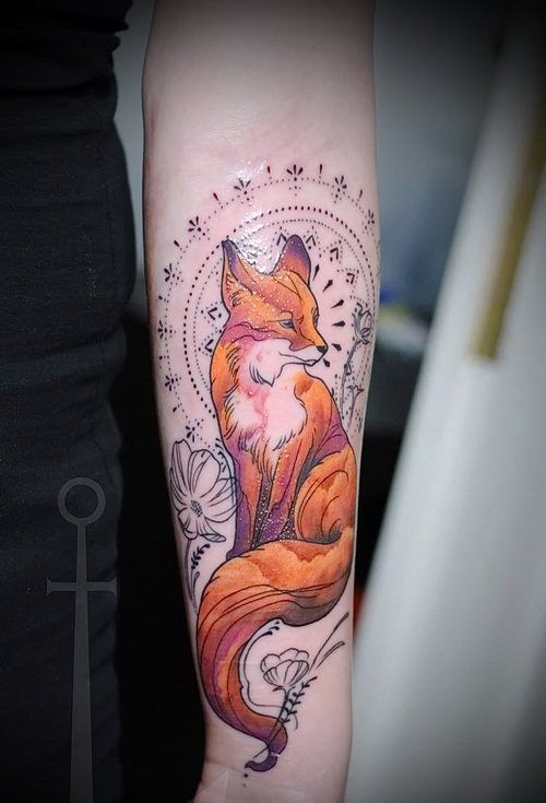 Tatouages sur le bras pour les filles. Croquis, motifs, inscriptions avec traduction, signification. Signification du tatouage