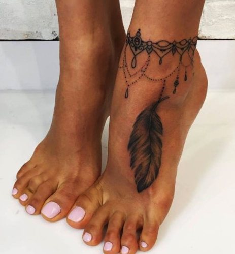 Tatuaje en el pie para chicas. Leyendas de fotos, patrones femeninos, bocetos