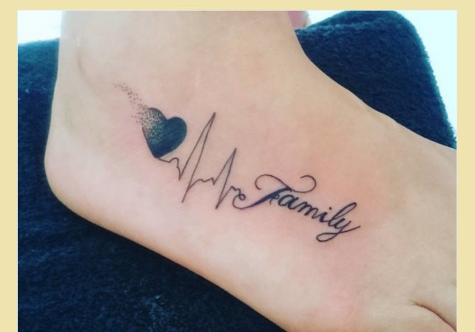 Татуировки на краката