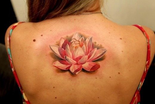 Tatouages significatifs pour les filles - traductions et significations. Photo