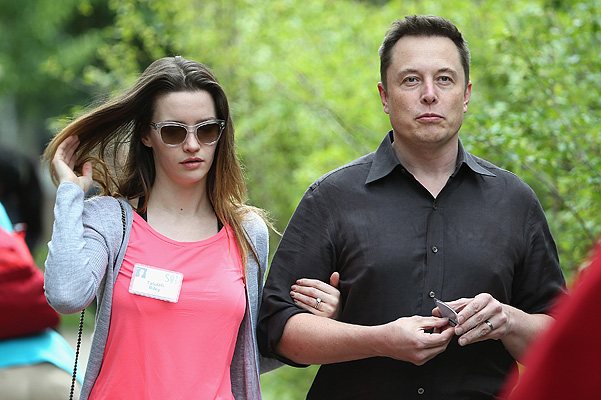 Tatula Riley und Elon Musk