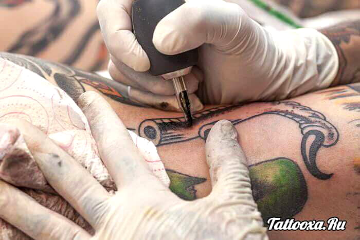 Diejenigen, die wiederholt Tattoostudios und Perversionen besucht haben