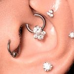 Трагус с нова обеца