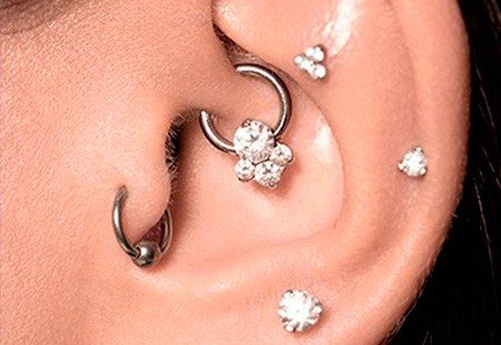 Τραγούδι με νέο σκουλαρίκι