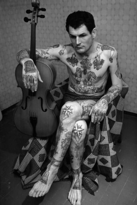 Vankilatatuoinnit ja niiden merkitykset