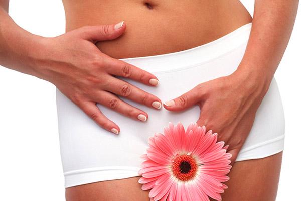 Types of female intimate haircuts: bikini design at home