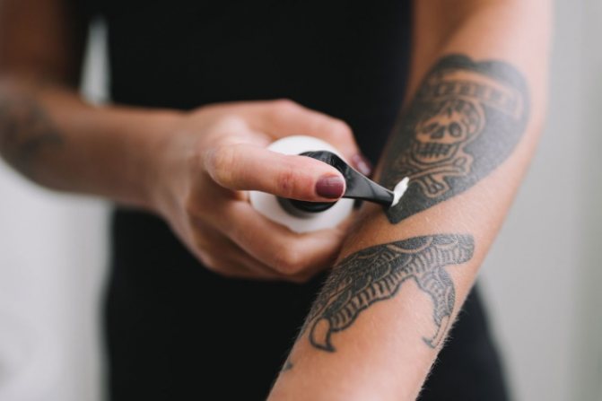 Un tatouage enflammé et suppurant. Que faire ?