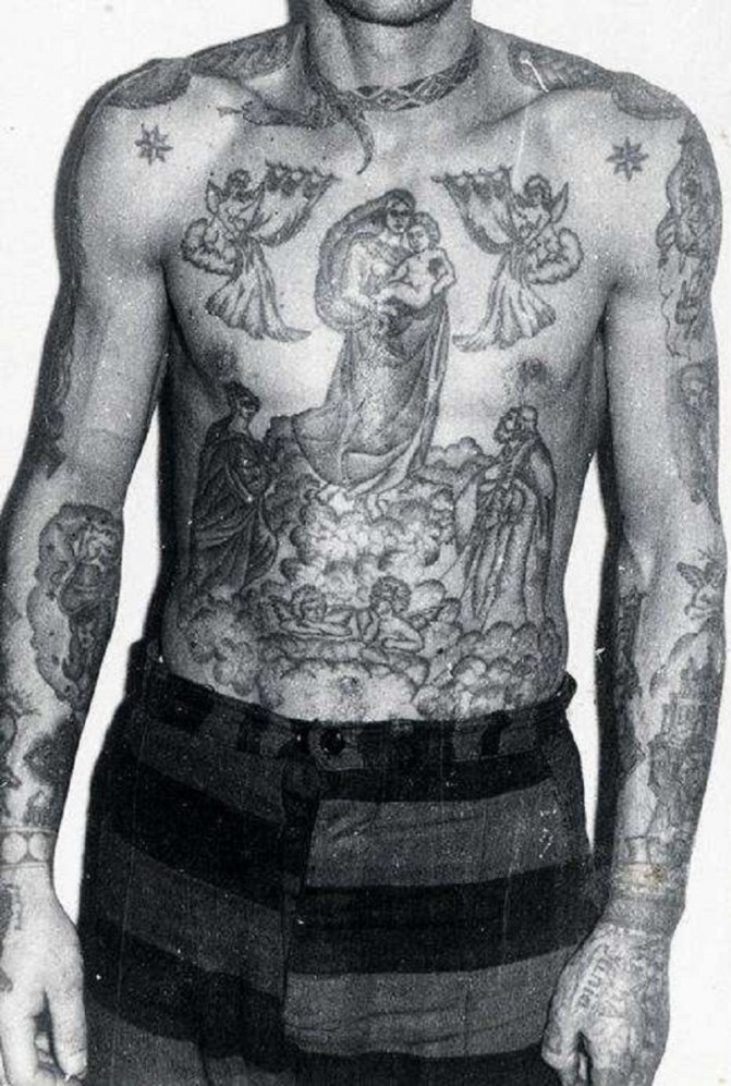 Por eso en la URSS los presos se llenaban el pecho con Lenin y Stalin