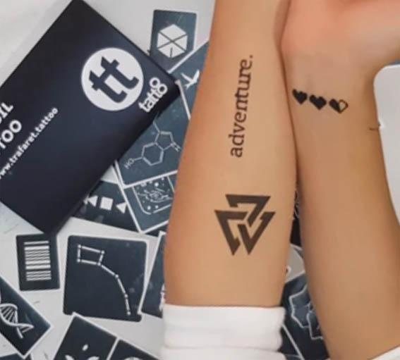 Временна татуировка с шаблон