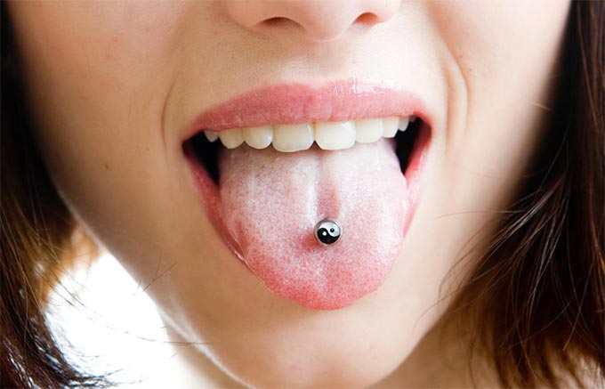 piercing alla lingua