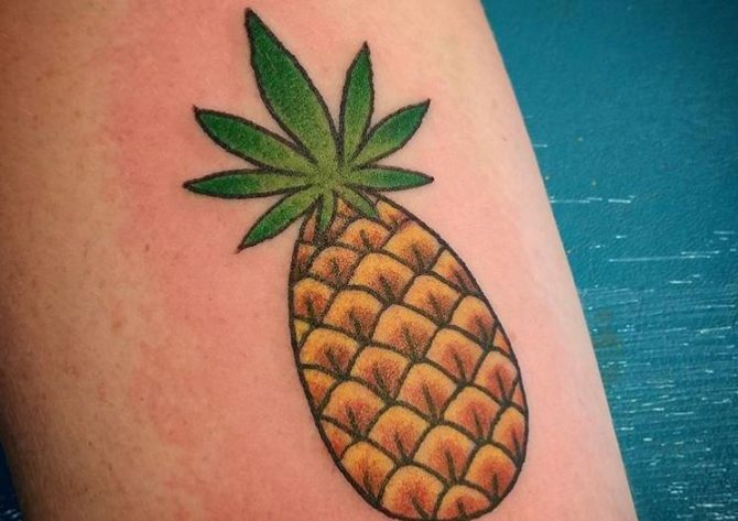 Feuille de cannabis déguisée en feuille d'ananas