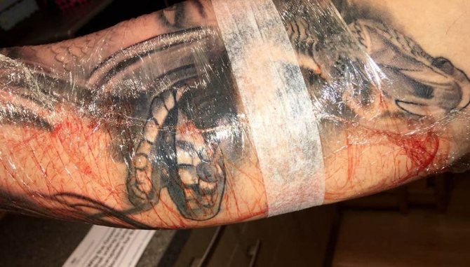 Curación de tatuajes