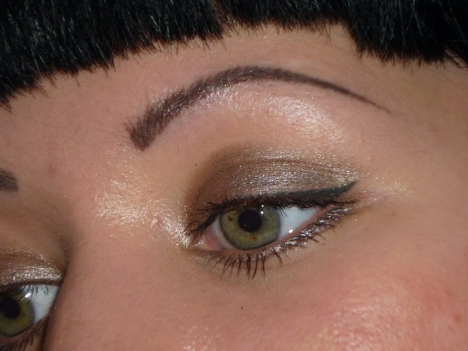 Flèches cicatrisées après le tatouage