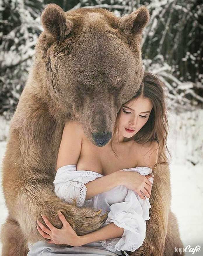 Femme et ours