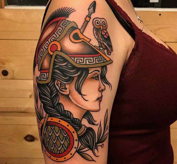 Жена Warrior Tattoo