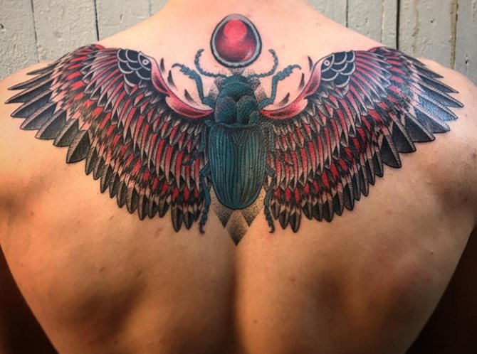 スカラベの刺青 脚、腕、手首、背中、首の意味、スケッチ、写真