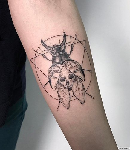 スカラベの刺青 脚、腕、手首、背中、首の意味、スケッチ、写真