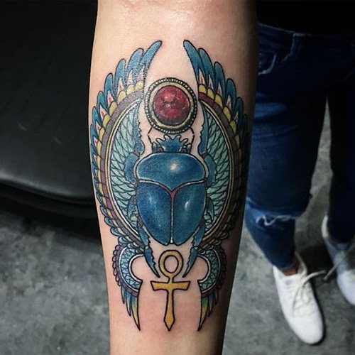 スカラベの刺青 脚、腕、手首、背中、首の意味、スケッチ、写真